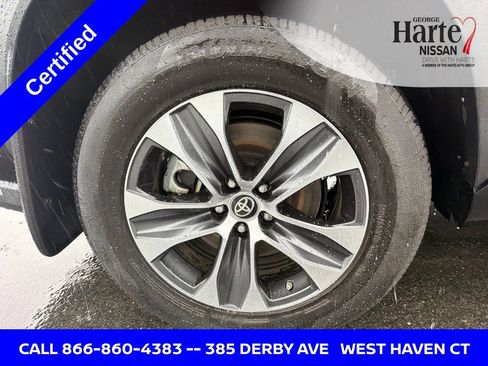 Used 2024 Toyota Highlander XLE AWD/4WD image 32