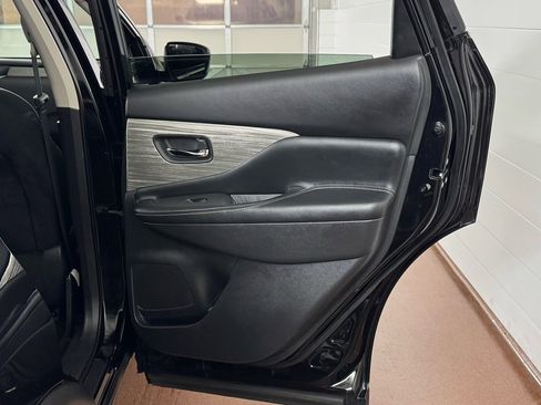 Used 2017 Nissan Murano SV image 33