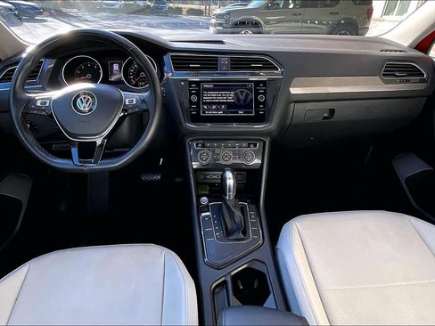 Used 2019 Volkswagen Tiguan SE w/ Panoramic Sunroof Package image 15