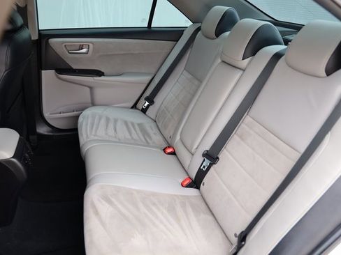 Used 2015 Toyota Camry XSE image 12