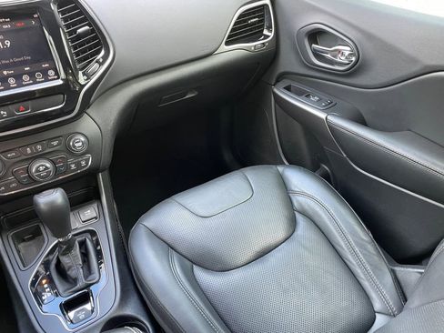 Used 2019 Jeep Cherokee Limited image 14