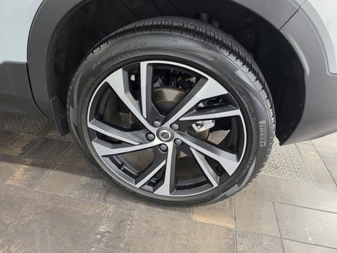 Used 2021 Volvo XC40 T5 R-Design w/ Protection Package Premier image 14