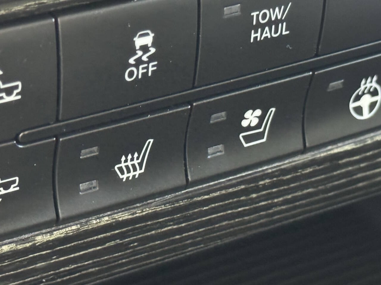 Used 2013 RAM 1500 Limited AWD/4WD image 35