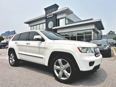 Used 2011 Jeep Grand Cherokee Overland AWD/4WD image 1