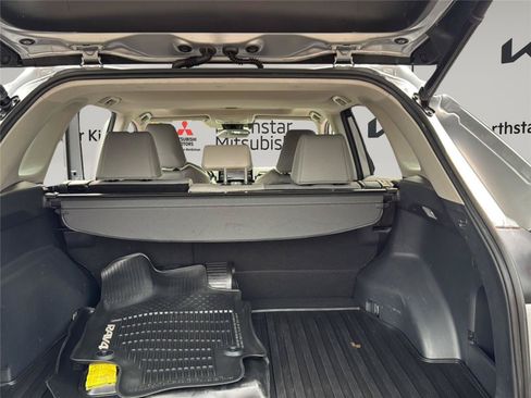 Used 2019 Toyota RAV4 XLE Premium w/ Cold Weather Package AWD/4WD image 23
