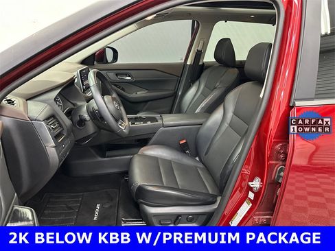 Used 2023 Nissan Rogue SV w/ SV Premium B Package image 9