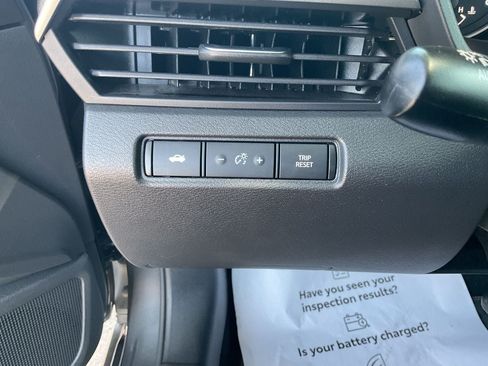 Used 2024 Nissan Altima 2.5 SR FWD image 18