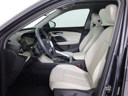 Used 2025 Audi Q5 Premium w/ Convenience Package AWD/4WD image 12