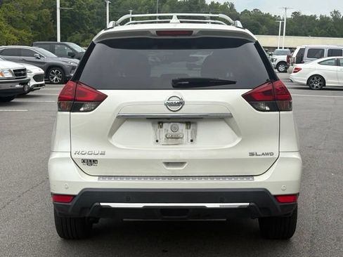 Used 2019 Nissan Rogue SL w/ Premium Package AWD/4WD image 4