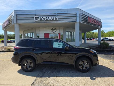 New 2026 Nissan Rogue SV AWD/4WD image 2