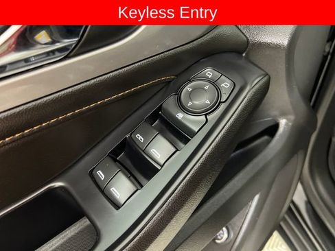 Used 2020 Chevrolet Traverse LT image 12