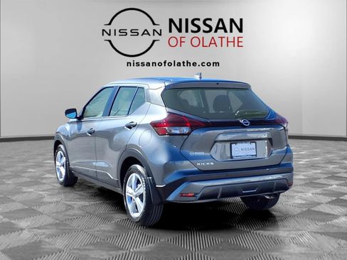 Certified 2025 Nissan Kicks Play S image 3