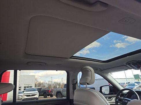 Used 2021 Jeep Grand Cherokee L Overland w/ Advanced Protech Group III image 37