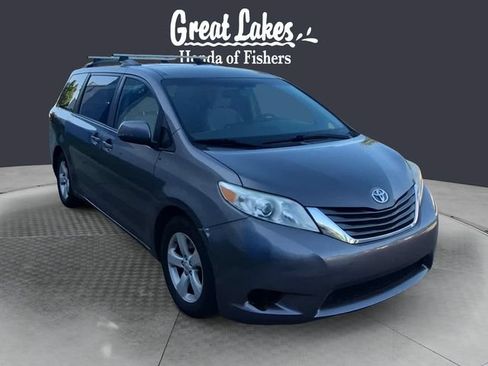 Used 2017 Toyota Sienna LE FWD image 7