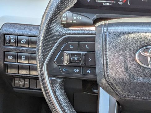 Used 2024 Toyota Tacoma TRD Off-Road image 23