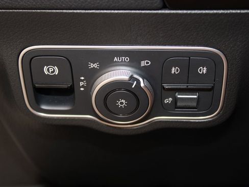 Used 2025 Mercedes-Benz GLA 250 image 39