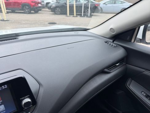 Used 2025 Nissan Sentra S image 31