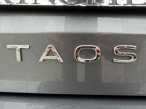 Used 2024 Volkswagen Taos SE AWD/4WD image 7