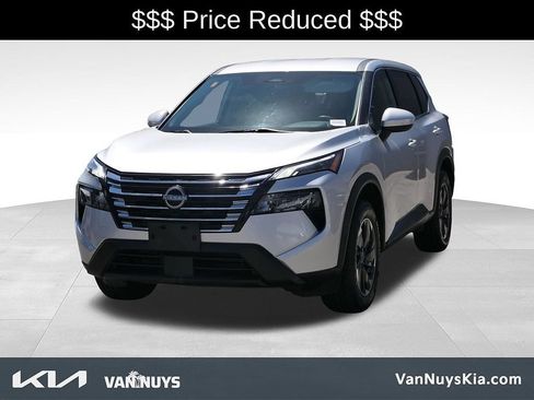 Used 2024 Nissan Rogue SV FWD image 35