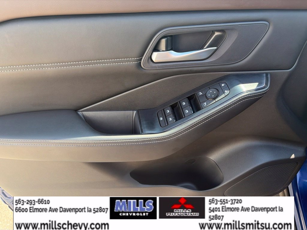 Used 2023 Nissan Rogue SV w/ SV Premium B Package AWD/4WD image 11