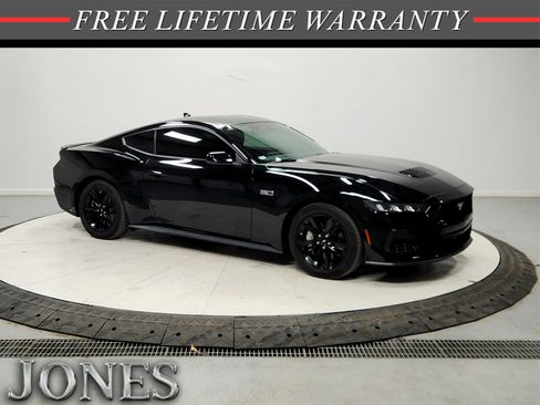 Used 2024 Ford Mustang GT image 1