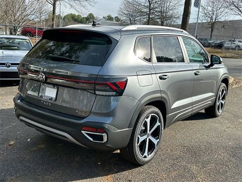 New 2026 Volkswagen Taos SEL image 7