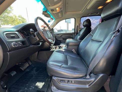 Used 2014 GMC Yukon XL Denali RWD image 12