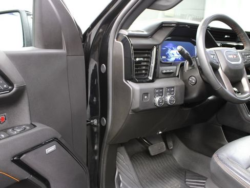 Used 2025 GMC Sierra 1500 AT4 w/ Technology Package AWD/4WD image 65