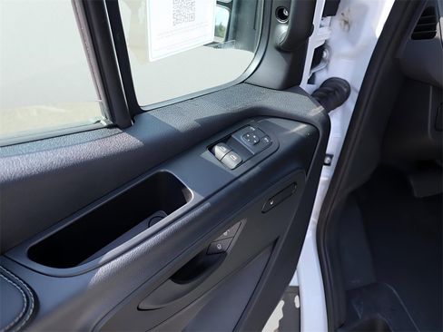 Used 2024 Mercedes-Benz Sprinter 3500 image 17