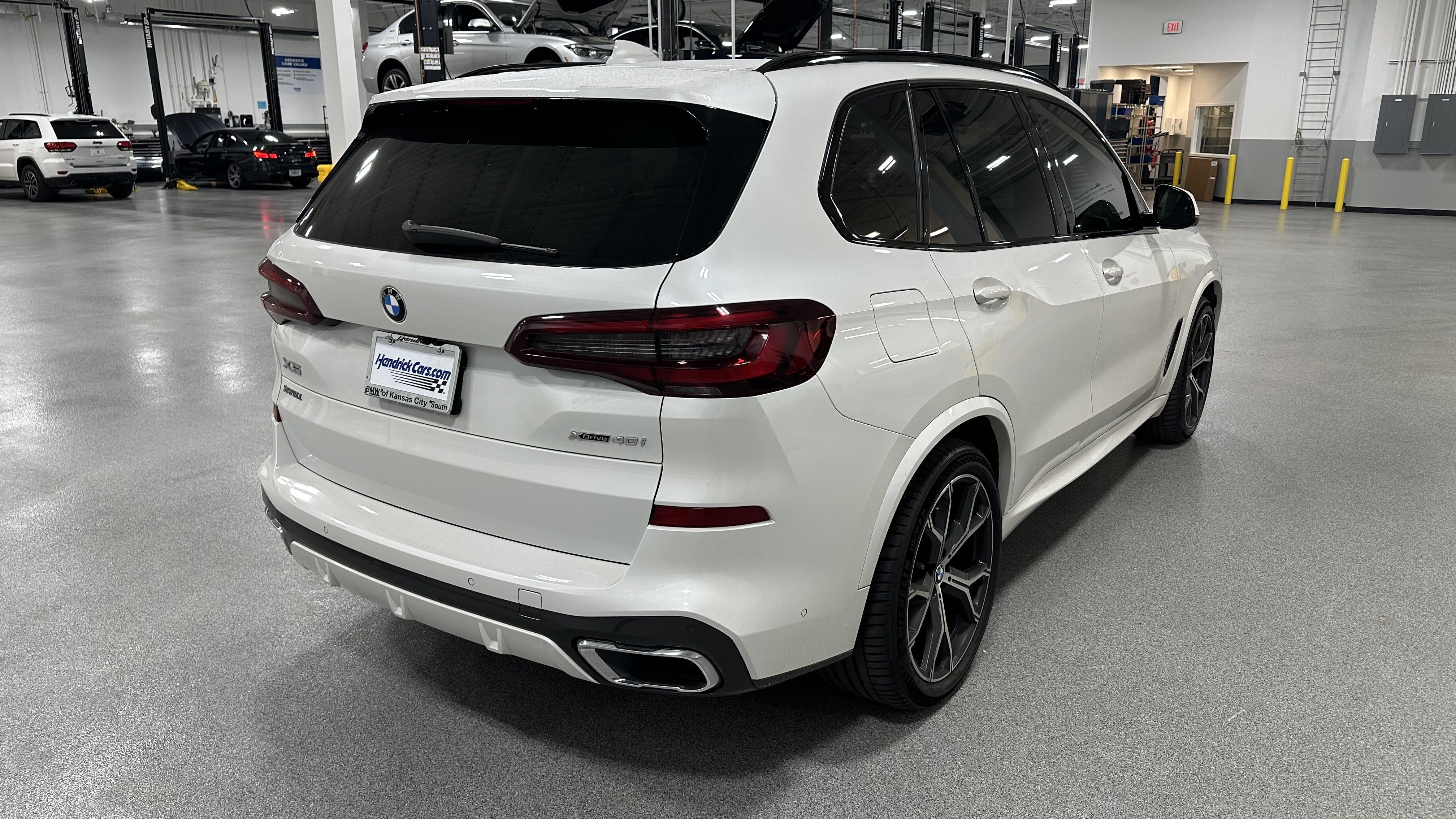 Used 2020 BMW X5 xDrive40i w/ M Sport Package AWD/4WD image 10