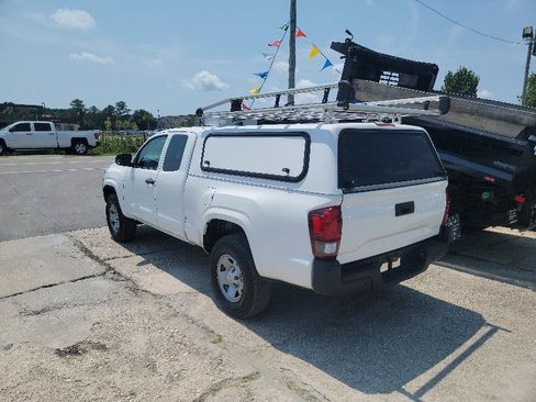 Used 2023 Toyota Tacoma SR RWD image 5
