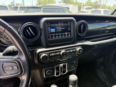 Used 2022 Jeep Gladiator Sport AWD/4WD image 20