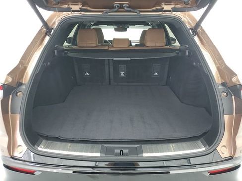 Used 2025 Toyota Crown Signia w/ Advanced Technology Package image 11