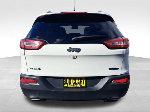 Used 2015 Jeep Cherokee Latitude AWD/4WD image 5