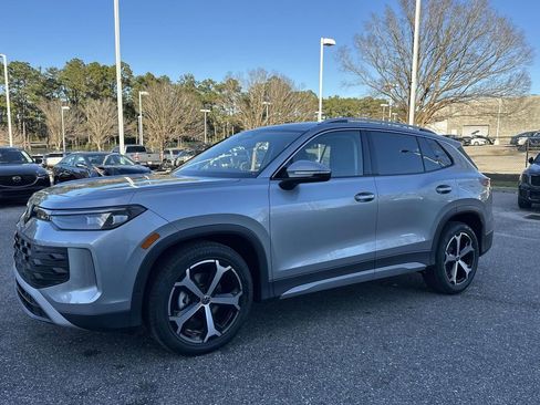 New 2026 Volkswagen Tiguan SE image 30