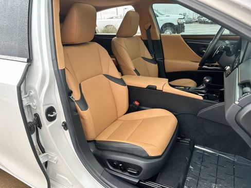 Used 2025 Lexus ES 300h ES 300h image 25