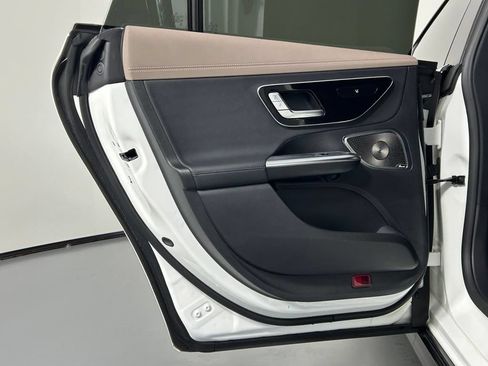 Used 2023 Mercedes-Benz EQE 500 4MATIC Sedan image 15
