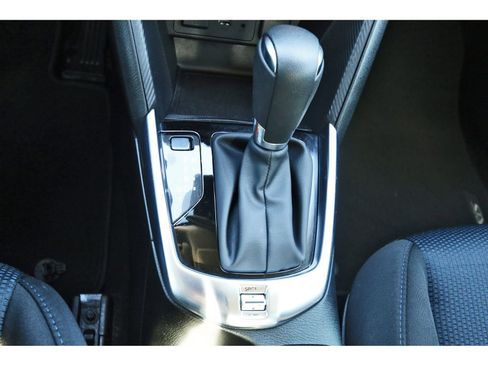 Used 2020 Toyota Yaris LE image 27