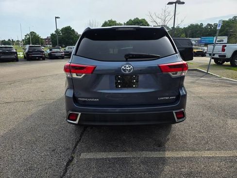 Used 2017 Toyota Highlander Limited AWD/4WD image 3