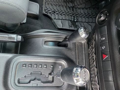Used 2011 Jeep Wrangler Sport AWD/4WD image 15