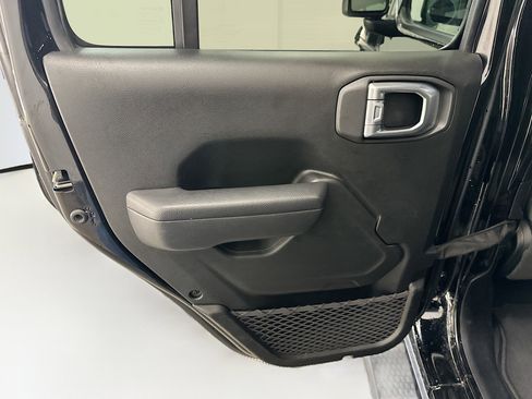 Used 2024 Jeep Wrangler Unlimited w/ Convenience Group AWD/4WD image 26