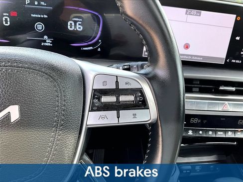 Used 2025 Kia Telluride S AWD/4WD image 16