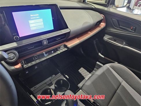 New 2026 Toyota Prius SE image 10