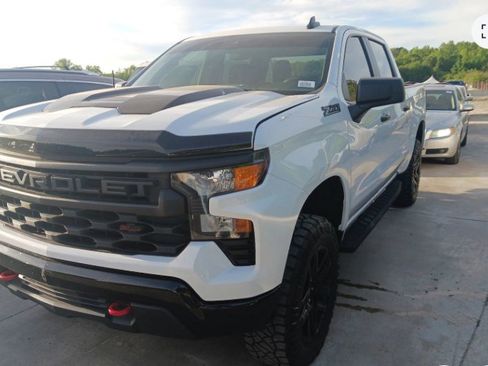 Used 2023 Chevrolet Silverado 1500 Custom Trail Boss w/ LPO, Dark Essentials Package image 2