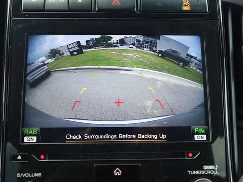 Used 2019 Subaru Ascent Limited AWD/4WD image 16