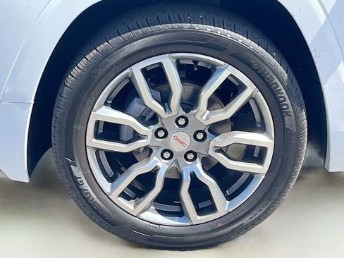 Used 2024 GMC Terrain Denali AWD/4WD image 32