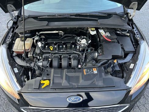 Used 2018 Ford Focus SE w/ Cold Weather Package image 13