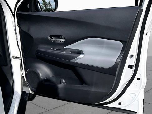 Certified 2023 Nissan Kicks SR w/ SR Premium Package FWD image 21