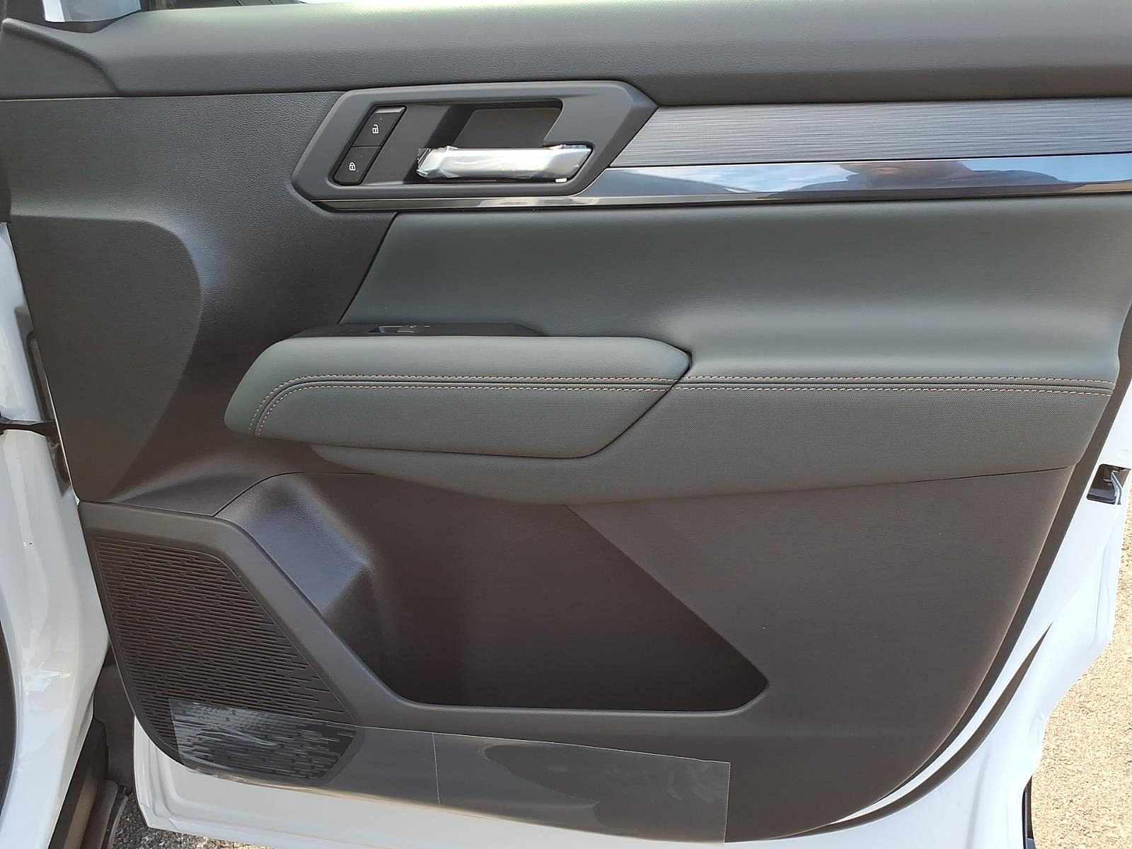 New 2027 GMC Terrain AT4 w/ Convenience Package III AWD/4WD image 10