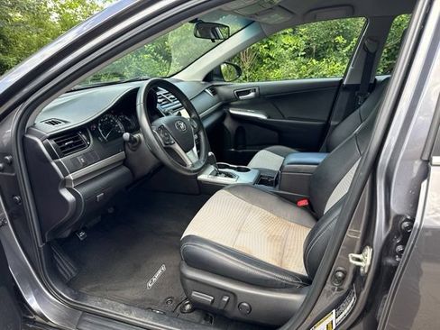 Used 2014 Toyota Camry SE FWD image 9